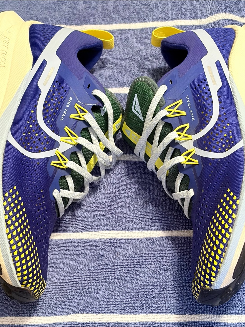 Nike React Pegasus Trail 4 Men’s Size 10 Blue Yellow DJ6158-400 - Picture 9 of 16